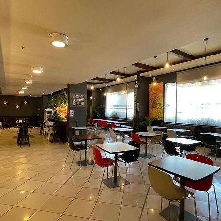 圣地亚哥中心宜必思酒店 外观 照片