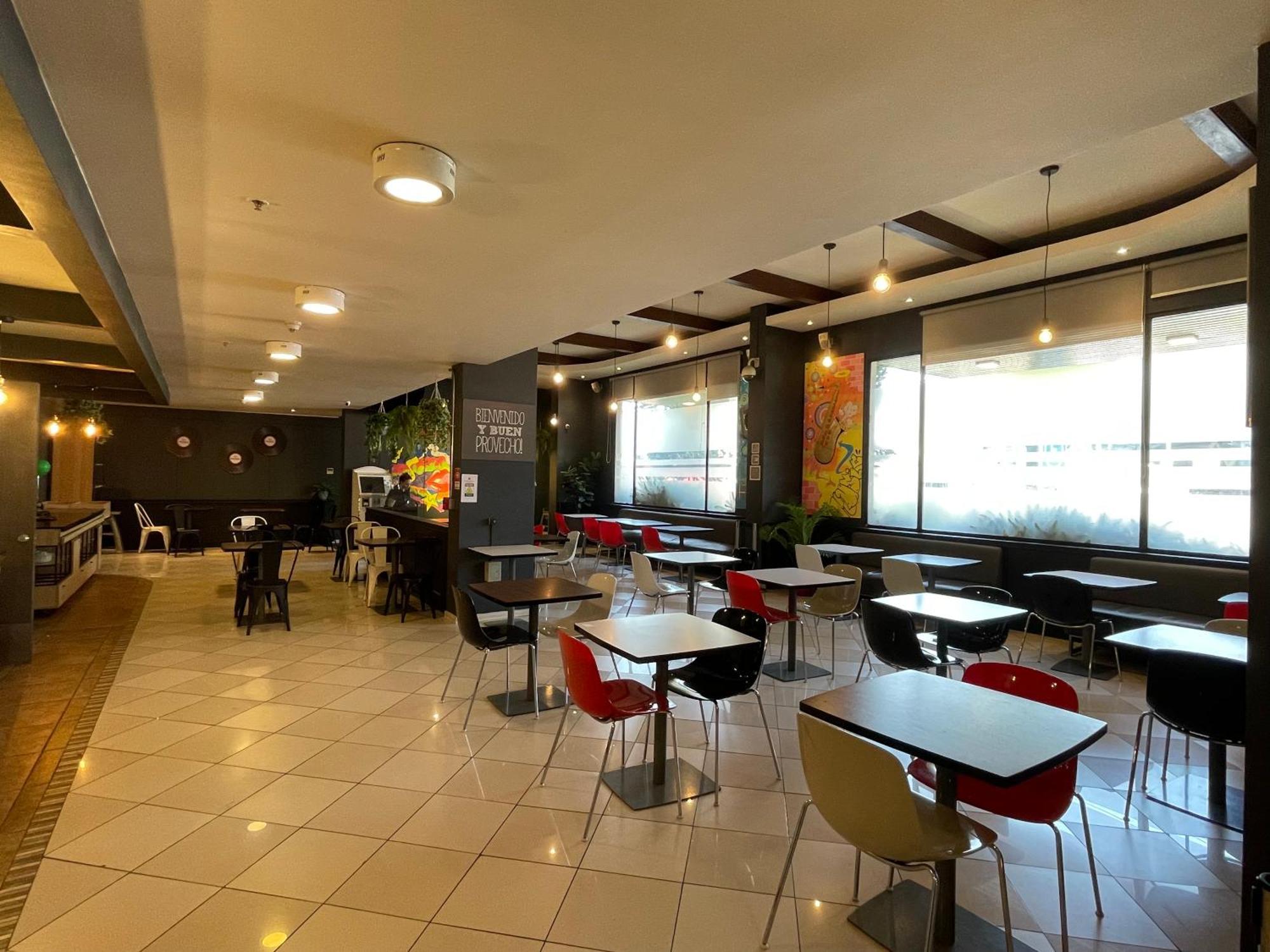 圣地亚哥中心宜必思酒店 外观 照片